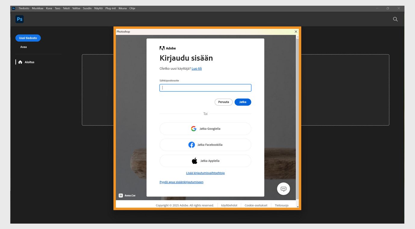Creative Cloud -sovellusten kirjautumiskehotteessa näkyy kenttä sähköpostiosoitteen kirjoittamista varten sekä vaihtoehdot jatkamiseen tai peruuttamiseen, kirjautumisavun saamiseen, uuden tilin luomiseen ja sosiaalisen tilin kautta kirjautumiseen. 
