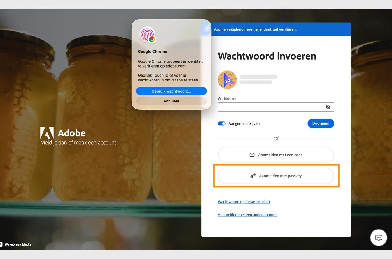 De verificatieopdracht, die verschijnt nadat je Aanmelden met een passkey selecteert, stelt je in staat om je identiteit te verifiëren met behulp van je biometrische gegevens of wachtwoord. 