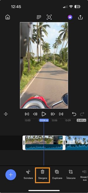 Vizualizare cronologie cu un clip selectat și opțiunea Ștergere evidențiată în bara de instrumente de jos.
