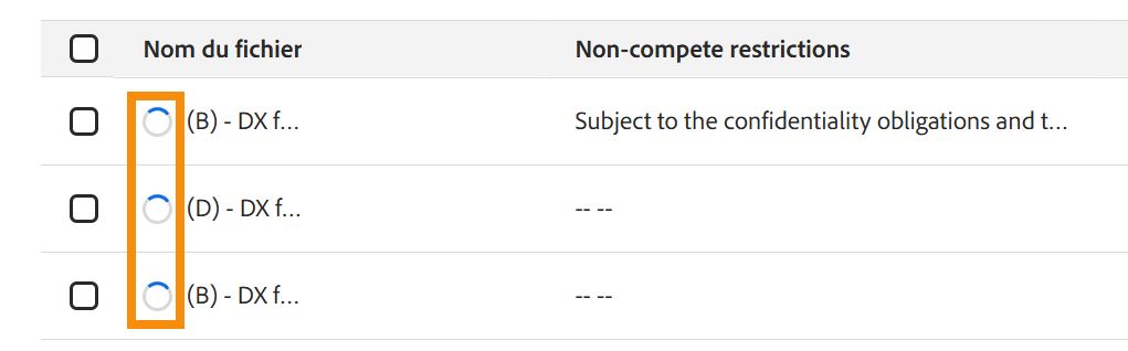 Documents dans une collection montrant des indicateurs de progression pendant la mise à jour des attributs.