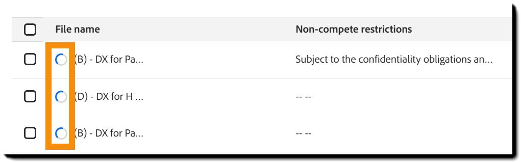 Mga dokumento sa collection na nagpapakita ng progress indicator habang naa-update ang mga attribute.