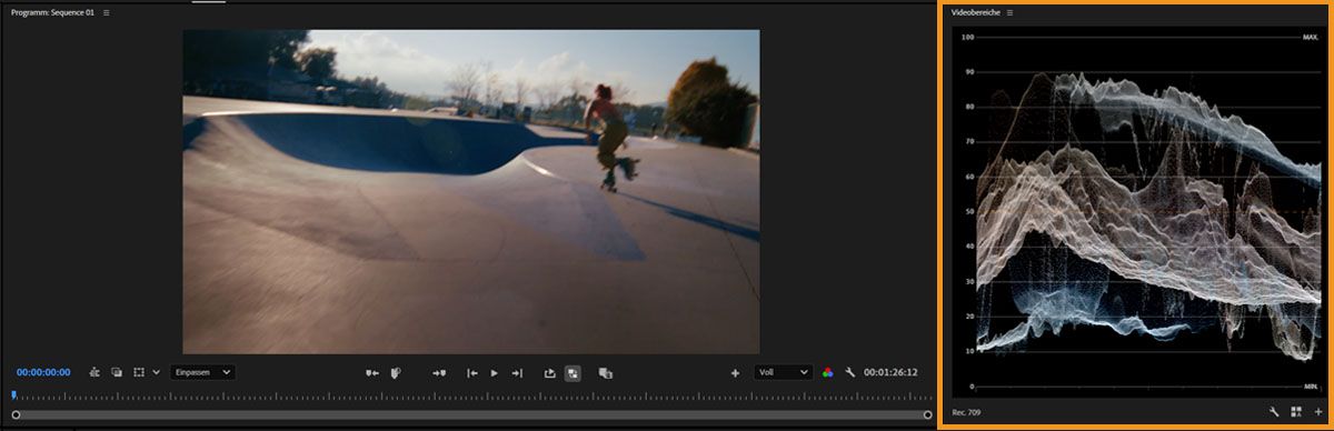 Videobereiche-Bedienfeld zeigt Wellenform neben der Videovorschau im Farbmodus.