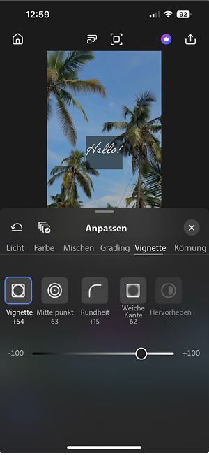 Die Registerkarte Vignette wird geöffnet und zeigt Steuerelemente für Vignette, Mittelpunkt, Rundung, Weiche Kante und Hightlight, um den Vignetteneffekt auf dem Filmmaterial anzupassen.