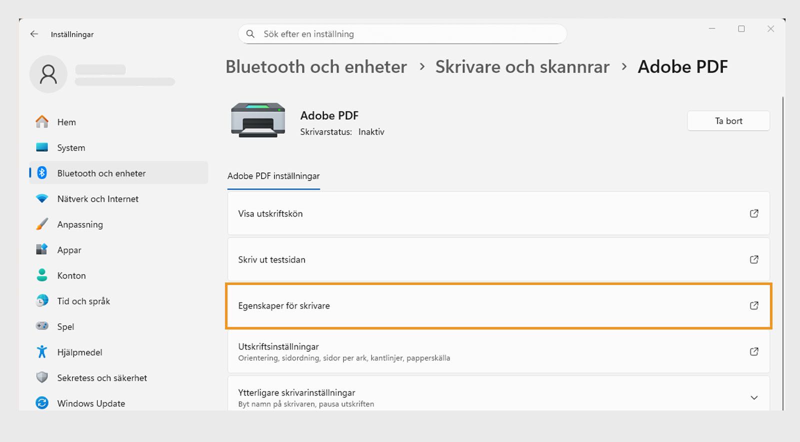 Fönstret Inställningar i Windows 11 visar Adobe PDF-skrivarinställningar som Öppna utskriftskö, Skrivaregenskaper, Utskriftsinställningar och mer. 