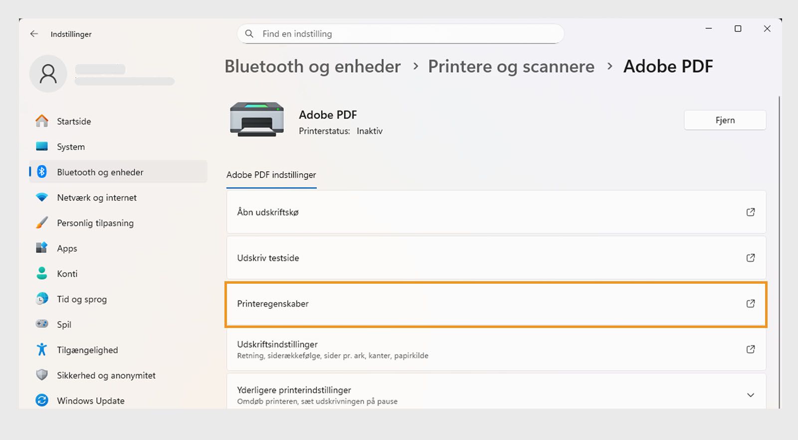 Windows 11-indstillingsvinduet viser Adobe PDF-printerindstillinger såsom Åbn udskriftskø, Printeregenskaber, Udskriftsindstillinger og mere. 