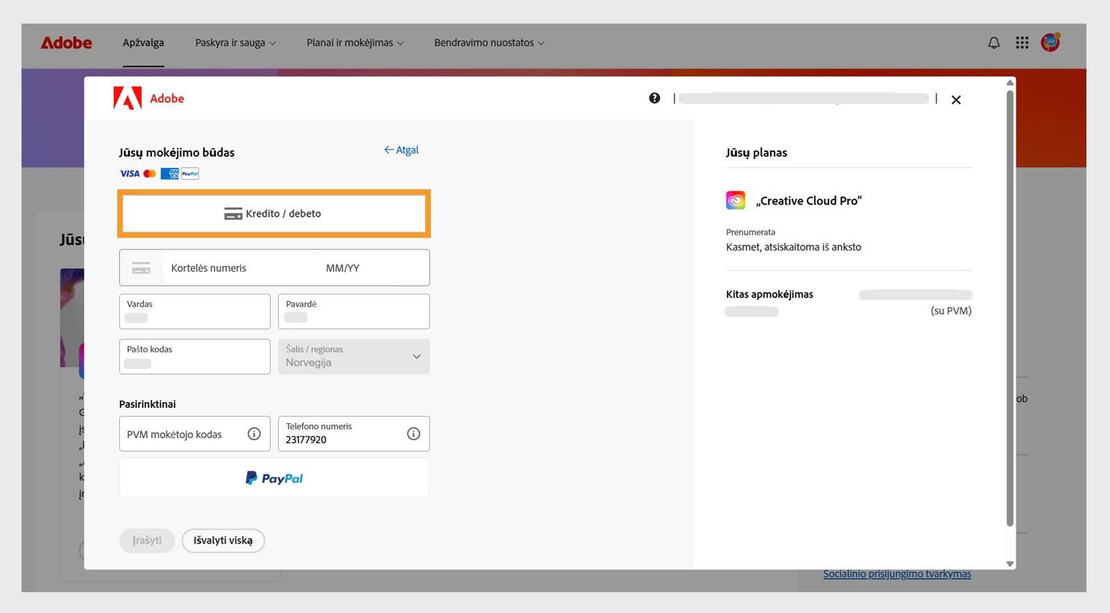 Lange „Jūsų mokėjimo būdas" rodomi galimi mokėjimo būdai. Pasirinkus mokėjimo būdą, rodomi laukai mokėjimo duomenims įvesti. 