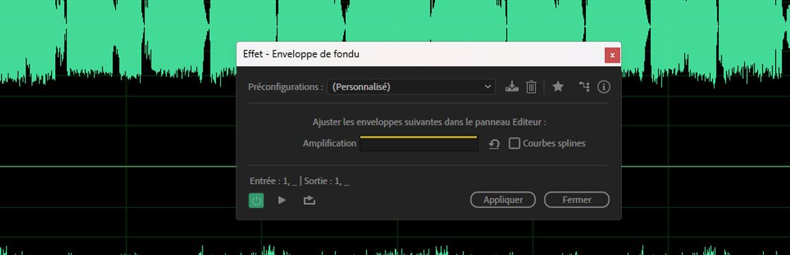 La boîte de dialogue de l'effet Enveloppe de fondu est ouverte et les Paramètres sont disponibles pour réduire l'amplitude de différentes quantités dans le temps.