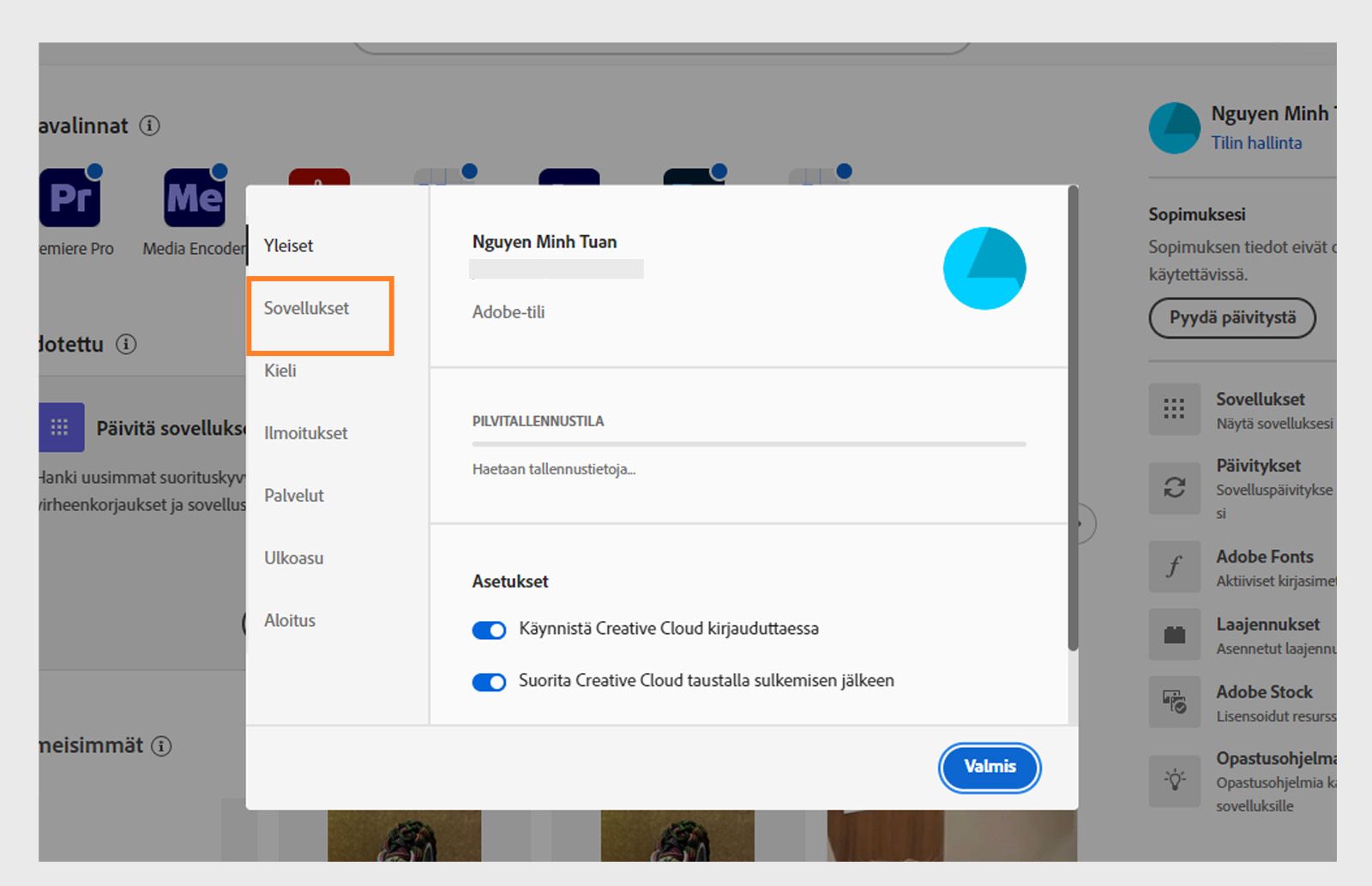Adobe Creative Cloud -asetusten paneeli auki ”Sovellukset”-välilehdellä. Siinä näkyvät vaihtoehdot automaattiselle päivitykselle, asennussijainnille ja kaistanleveyden käytölle.