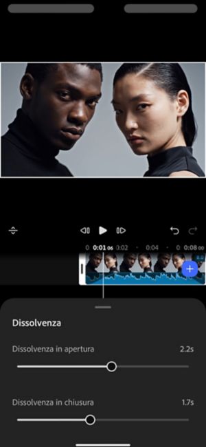 Pannello Dissolvenza con Dissolvenza in entrata impostata su 2,2 s e Dissolvenza in uscita impostata su 1,7 s, forma d'onda con Conicità a entrambe le estremità della clip.