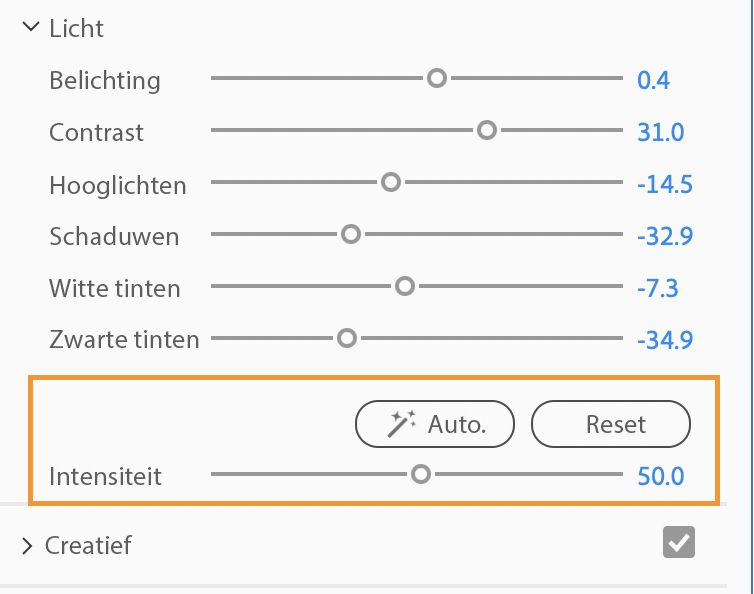 De functie Automatische kleuren maakt gebruik van het frame-sampling om correcties toe te passen op de volledige clip, niet alleen op het huidige frame.