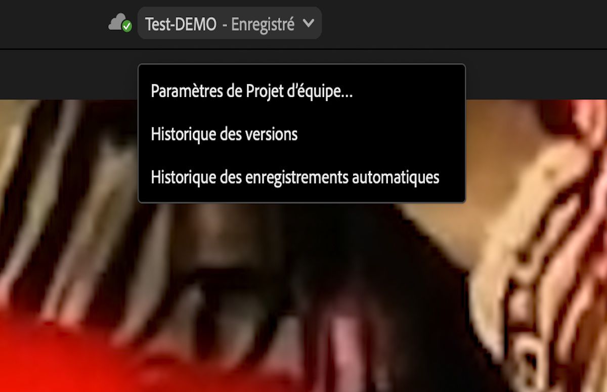 L’IU affiche les paramètres Team Projects, l’historique des versions et l’historique d’enregistrement automatique directement à partir de la barre d’en-tête de Premiere Pro.