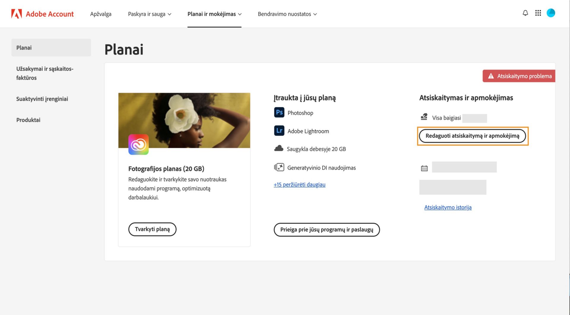 „Adobe“ paskyros planų puslapyje rodoma, kad yra su jūsų mokėjimo būdu susijusi atsiskaitymo problema, ir pateikiamos parinktys redaguoti atsiskaitymą ir mokėjimą, peržiūrėti atsiskaitymų istoriją, pasiekti programas ir paslaugas bei valdyti planą. 