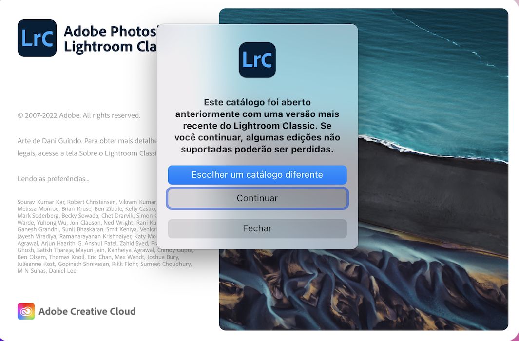 Captura de tela da caixa de diálogo pop-up de aviso ao tentar importar um catálogo de versões mais recentes para uma versão mais antiga do Lightroom que pode resultar em perda de dados.