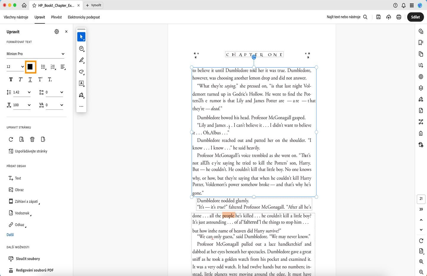 Zde je zobrazen panel úprav aplikace Acrobat DC. Na panelu je zvýrazněna funkce pro změnu barvy písma. 