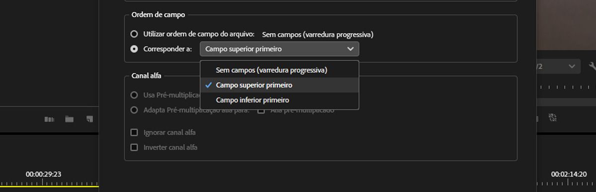 A guia “Interpretar gravação” na caixa de diálogo “Modificar clipe” está aberta. A opção Campo superior primeiro em Usar ordem dos campos do arquivo está selecionada para que o Premiere Pro trate a gravação como campo superior primeiro, substituindo os metadados.