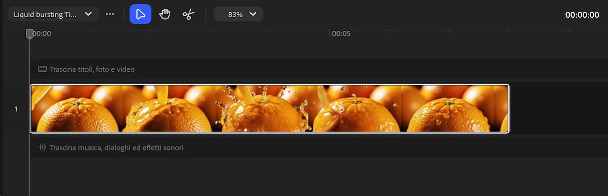 Pannello Timeline in Firefly che mostra una sequenza di clip video con controlli di riproduzione e tracce per video e audio.