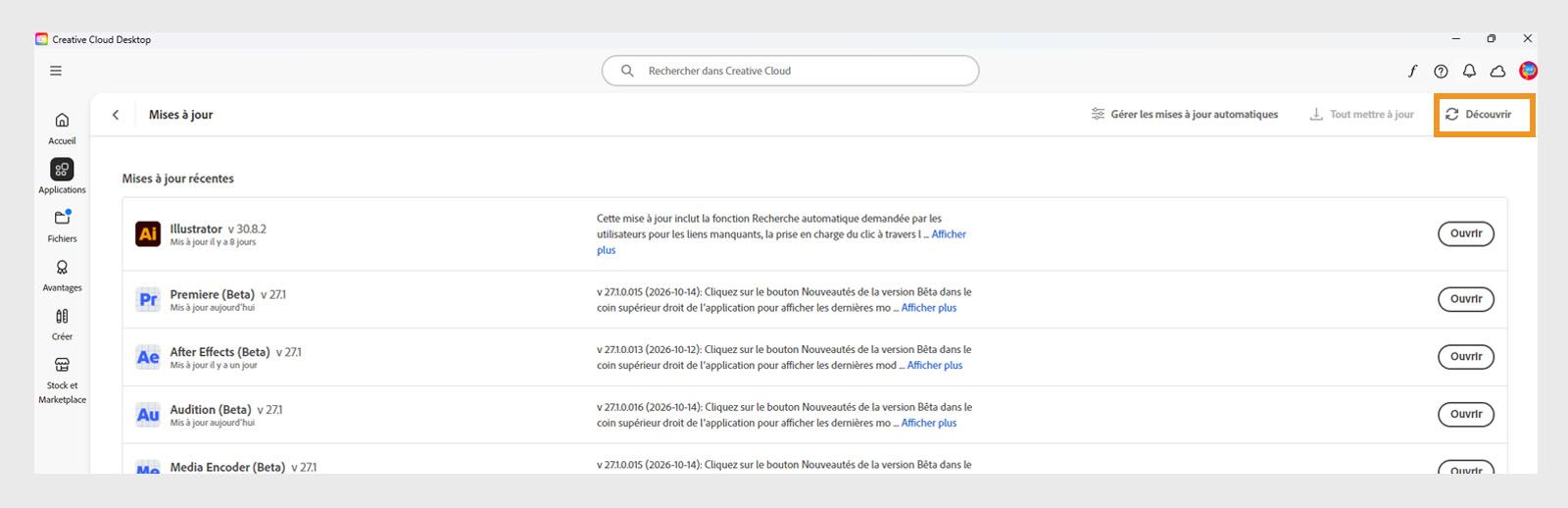 Le menu élargi affiche des options pour Gérer les mises à jour automatiques, Rechercher les mises à jour et Mettre à jour toutes les applications. 