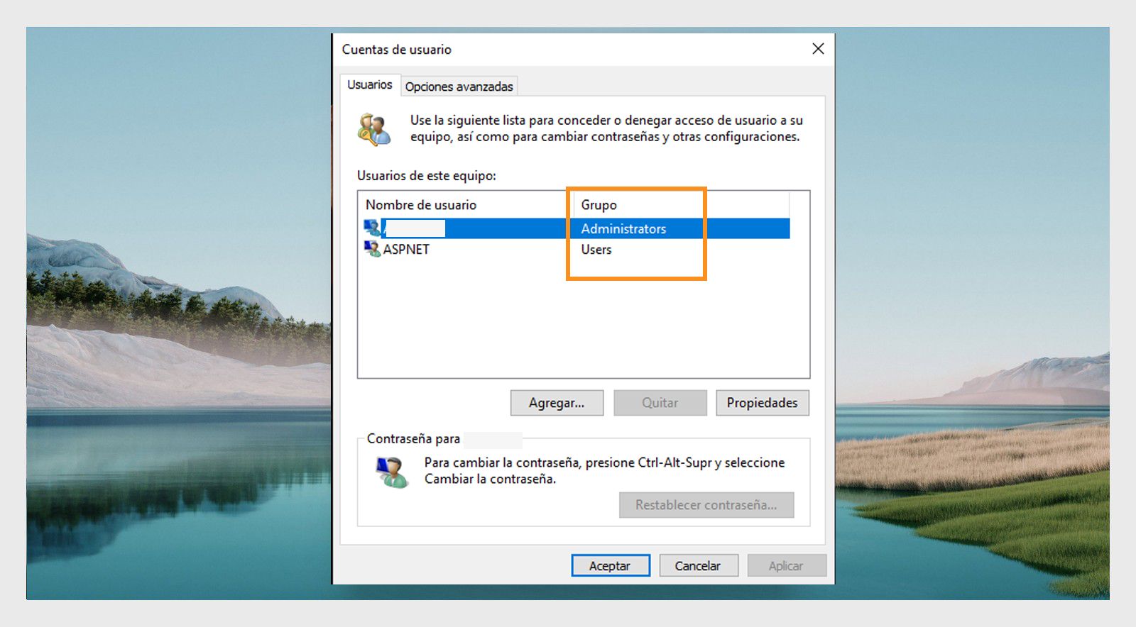 La ventana Cuentas de usuario muestra los permisos de acceso para cada usuario en la pestaña Grupo.
