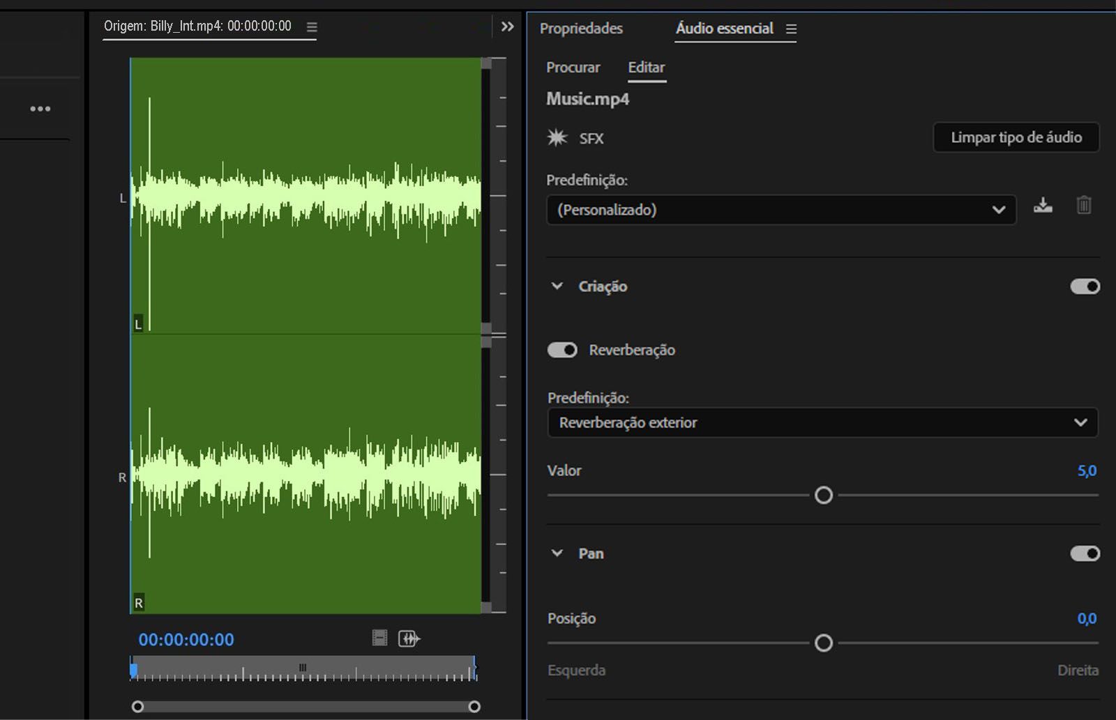 O painel “Áudio essencial” é aberto com a seção “Criativo” expandida com a opção “Reverberação” selecionada. Selecione as predefinições necessárias na lista suspensa “Predefinição”.