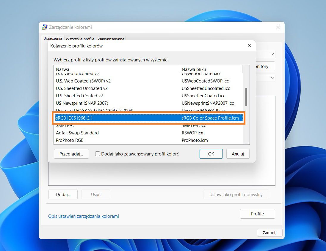 Otwarte okno podręczne Skojarz profil koloru z zaznaczoną opcją sRGB IEC61966-2.1.