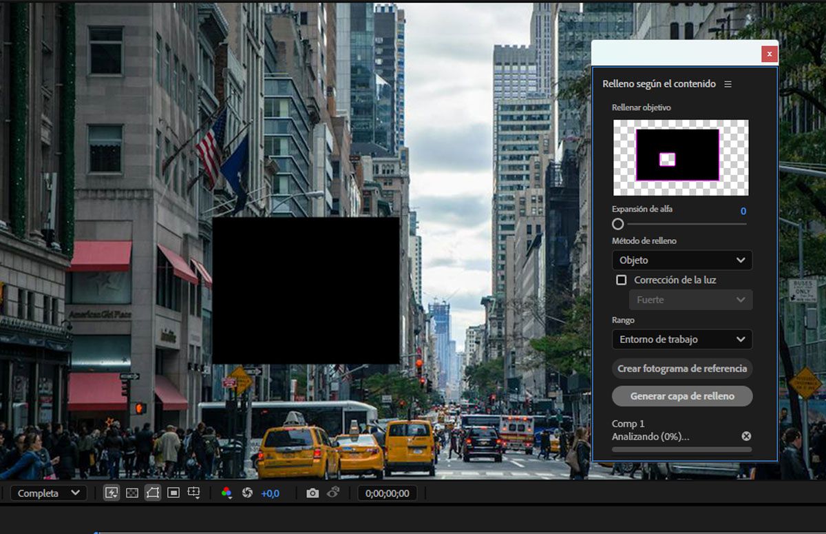Una imagen de pájaros está en el panel Composición con una máscara aplicada, y el cuadro de diálogo Relleno según el contenido está abierto con opciones para configurar los ajustes.