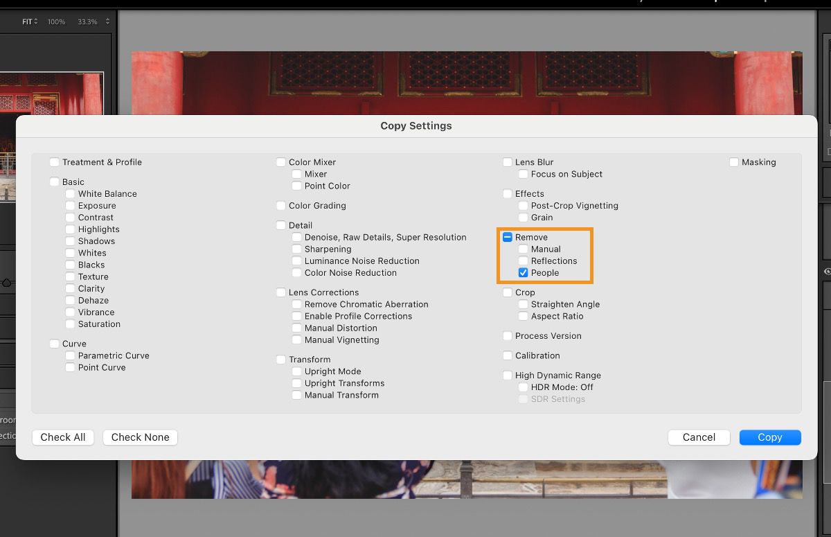 Um cenário com água e montanhas tem reflexos. o menu de cópia de configurações de edição aberto com Reflexos selecionado. 