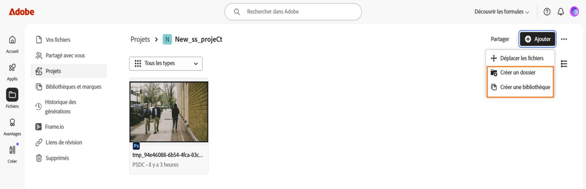 Interface Web Adobe affichant la vue Projets, avec la possibilité d’ajouter et d’organiser des fichiers en créant des dossiers ou des bibliothèques.