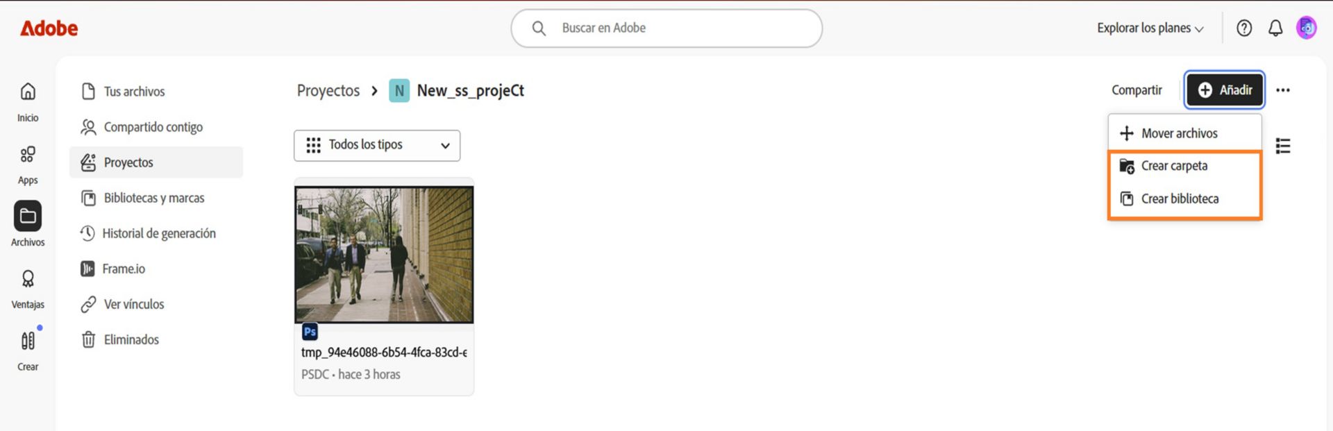Interfaz web de Adobe mostrando la vista de Proyectos con la opción de agregar y organizar archivos creando carpetas o bibliotecas.