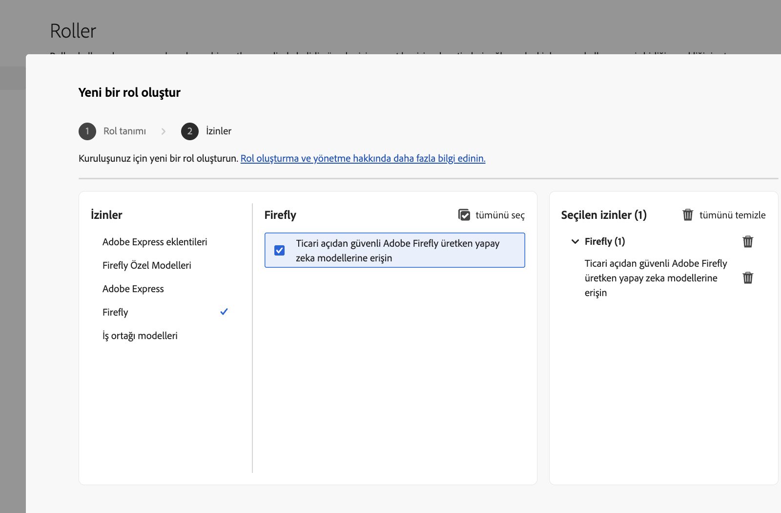 Görüntü, Admin Console'daki Rol oluştur ekranını gösteriyor ve seçebileceğiniz izinler ve yeteneklerin listesini sunuyor