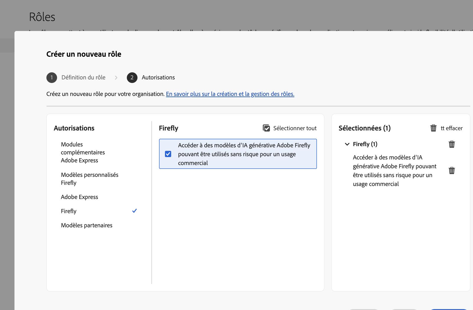 L’image affiche l’écran Créer un rôle dans l’Admin Console, avec une liste d’autorisations et de fonctionnalités sélectionnables.