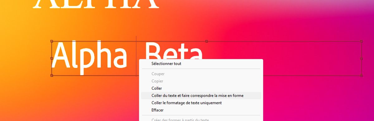 Le texte est collé à l’aide de l’option Coller du texte et faire correspondre la mise en forme. Le texte collé s’adapte à la police et au style du texte du calque de destination.