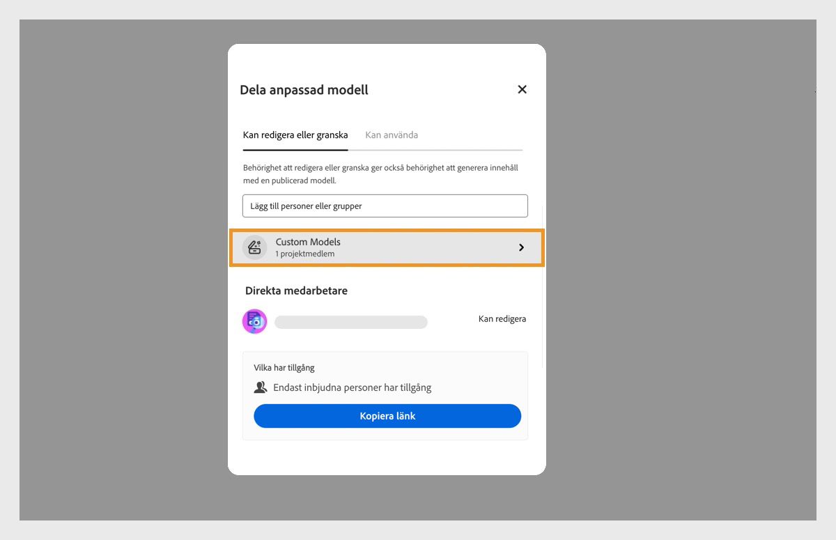 Dialogrutan Dela anpassad modell är öppen med flera alternativ, som att lägga till nya personer och kopiera länken till den anpassade modellen för delning.