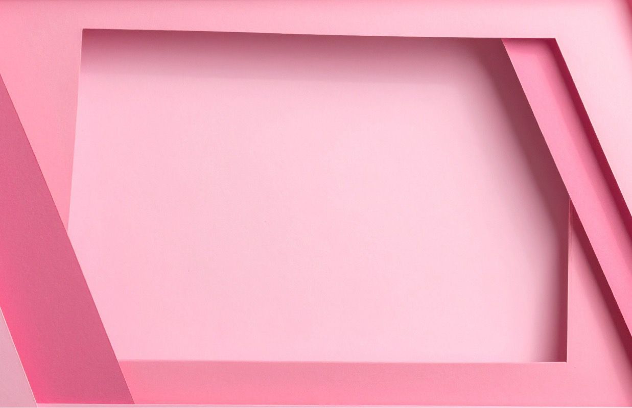 有型人臉的 3D 藝術作品。 由多種幾何形狀和顏色區塊組成，包括黃色、藍色、橘色、白色和灰色。