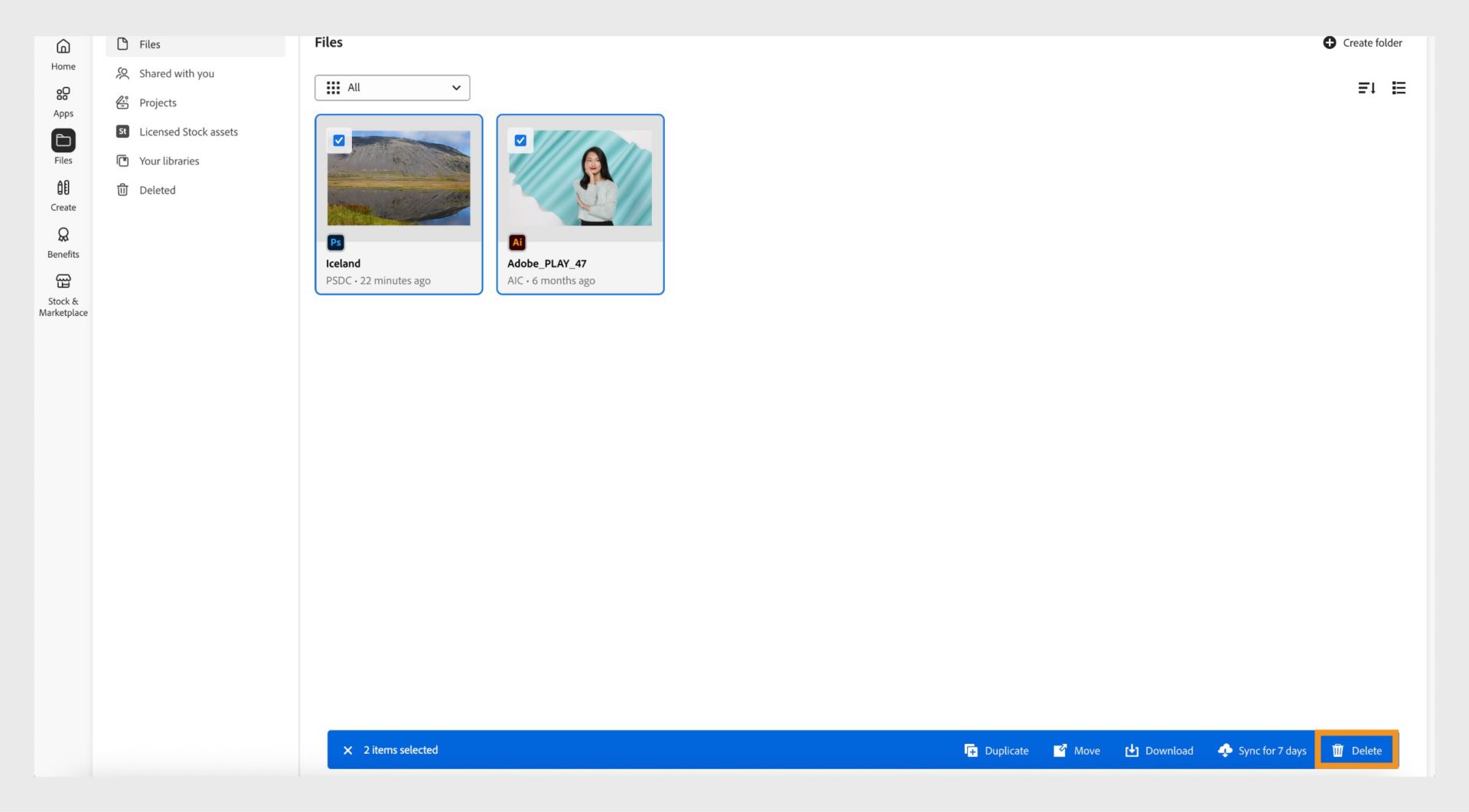 Il nastro blu, che appare in basso quando selezioni i tuoi file nella scheda File, offre l'opzione per eliminare i tuoi documenti cloud.
