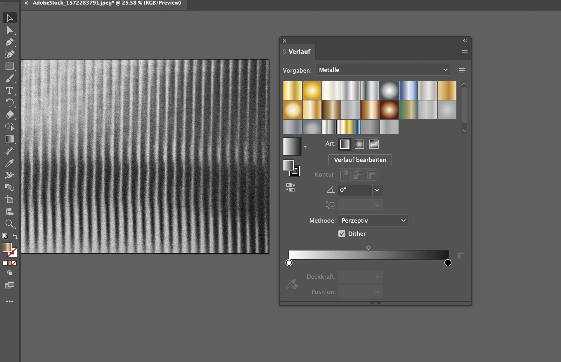 Verlaufsbedienfeld in Illustrator mit angewendeten Metallvorgaben und Dithering auf einem strukturierten Hintergrund in Graustufen.
