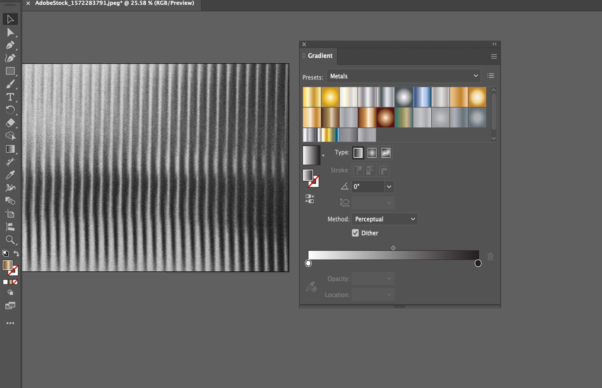 לוח מעבר הצבע ב-Illustrator מציג הגדרות מטאליות קבועות שהוחלו עם פיזור על רקע מרקם בגווני אפור.