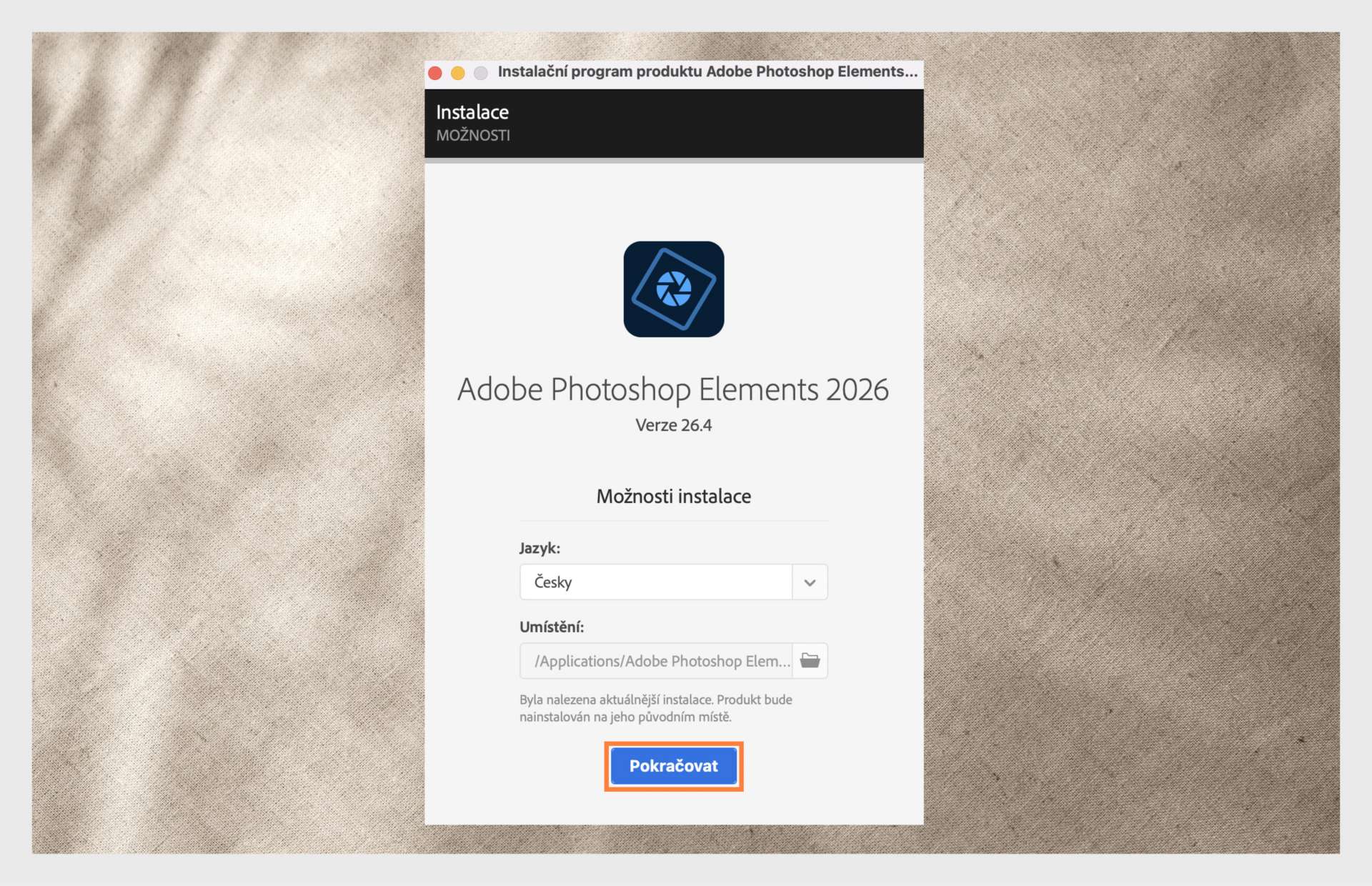 Okno Možnosti instalace zobrazuje rozbalovací nabídku pro výběr jazyka a možnost vybrat umístění instalace aplikace Photoshop Elements. 