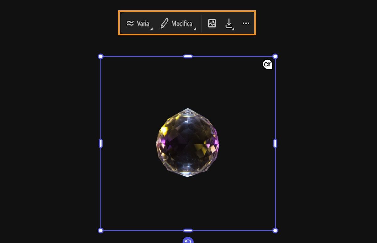 L'immagine nell'area di lavoro è selezionata e sono disponibili le opzioni di modifica. L’opzione Varia consente di visualizzare il messaggio utilizzato per la generazione dell’immagine e di creare un nuovo set di varianti dell’immagine.