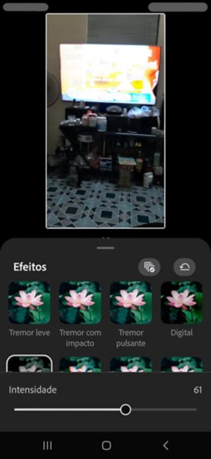 Painel de Efeitos com um efeito de falha aplicado ao clipe e controle deslizante de Intensidade definido como 61.