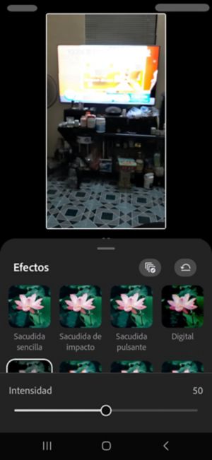 Panel de Efectos con un efecto de interferencia aplicado al clip y regulador de Intensidad establecido en 61.
