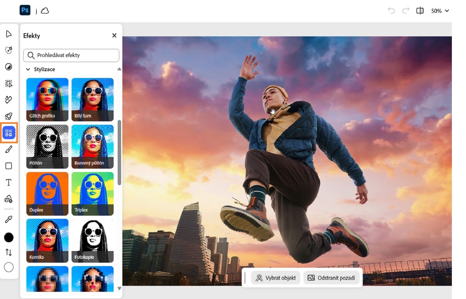 Zobrazí se panel Efekty, na kterém naleznete různé efekty jako Zrnitost, Rozklad barev, Šum a další.