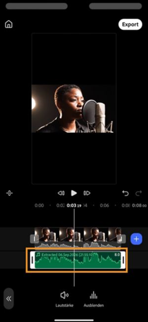 Unter dem Video wurde eine neue Audiospur „Extrahiert“ hinzugefügt, wobei die Wellenform des Originalclips nun ausgegraut ist.