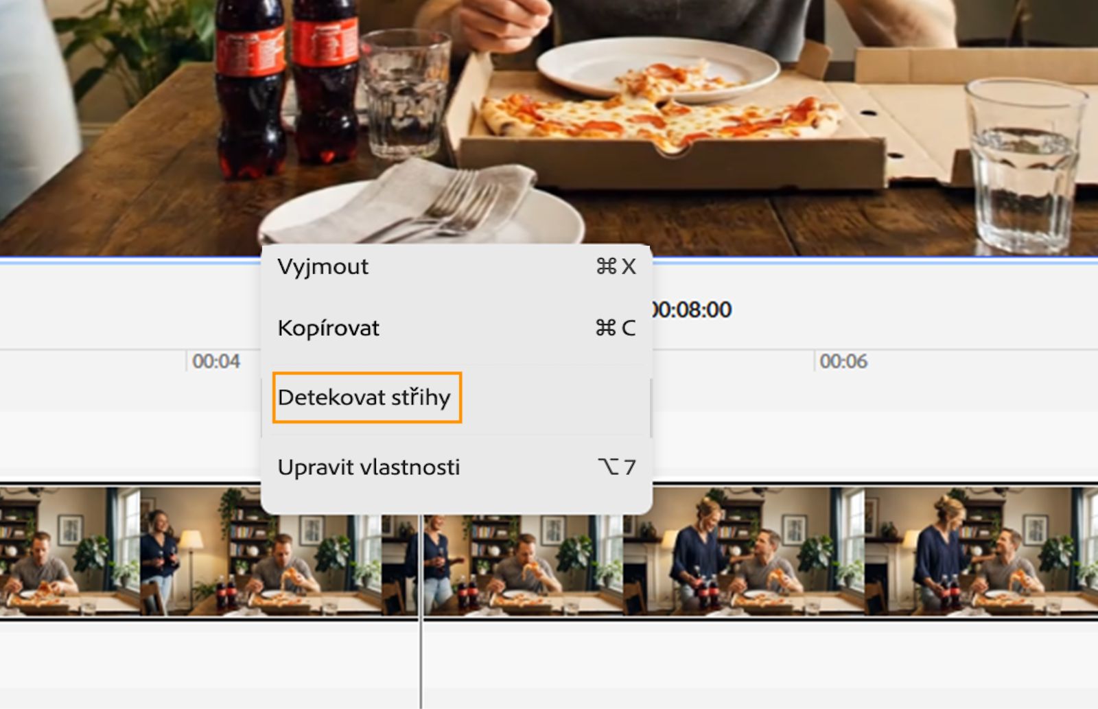 Kontextová nabídka zobrazuje zvýrazněnou možnost Rozdělení scén pro automatické rozdělení videoklipu na scény.
