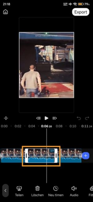 Zeitleiste, auf der ein neuer, 4 Sekunden langer, eingefrorener Clip zwischen den beiden ursprünglichen Clip-Segmenten eingefügt und hervorgehoben ist.