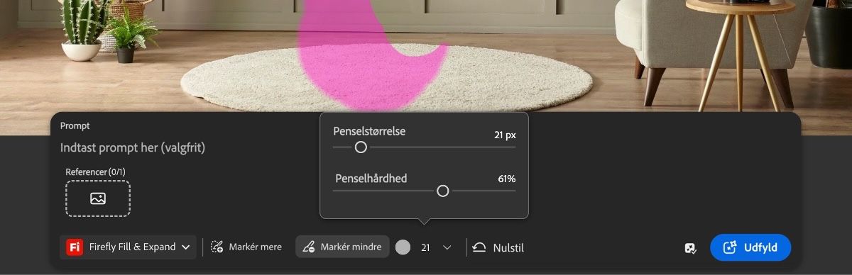 Penselkontrolelementerne er åbne, og der er muligheder for at ændre penselstørrelse og hårdhed.