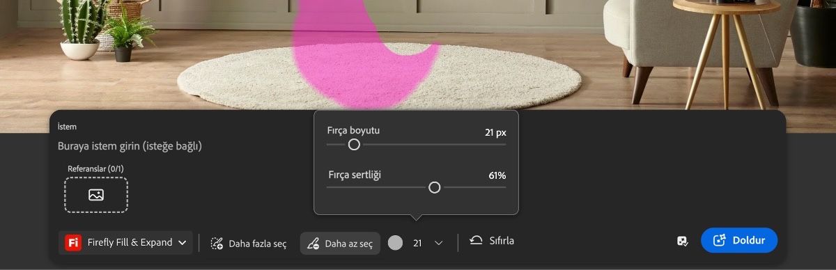 Fırça kontrolleri açık ve fırça boyunu ve sertliğini değiştirme seçenekleri var.