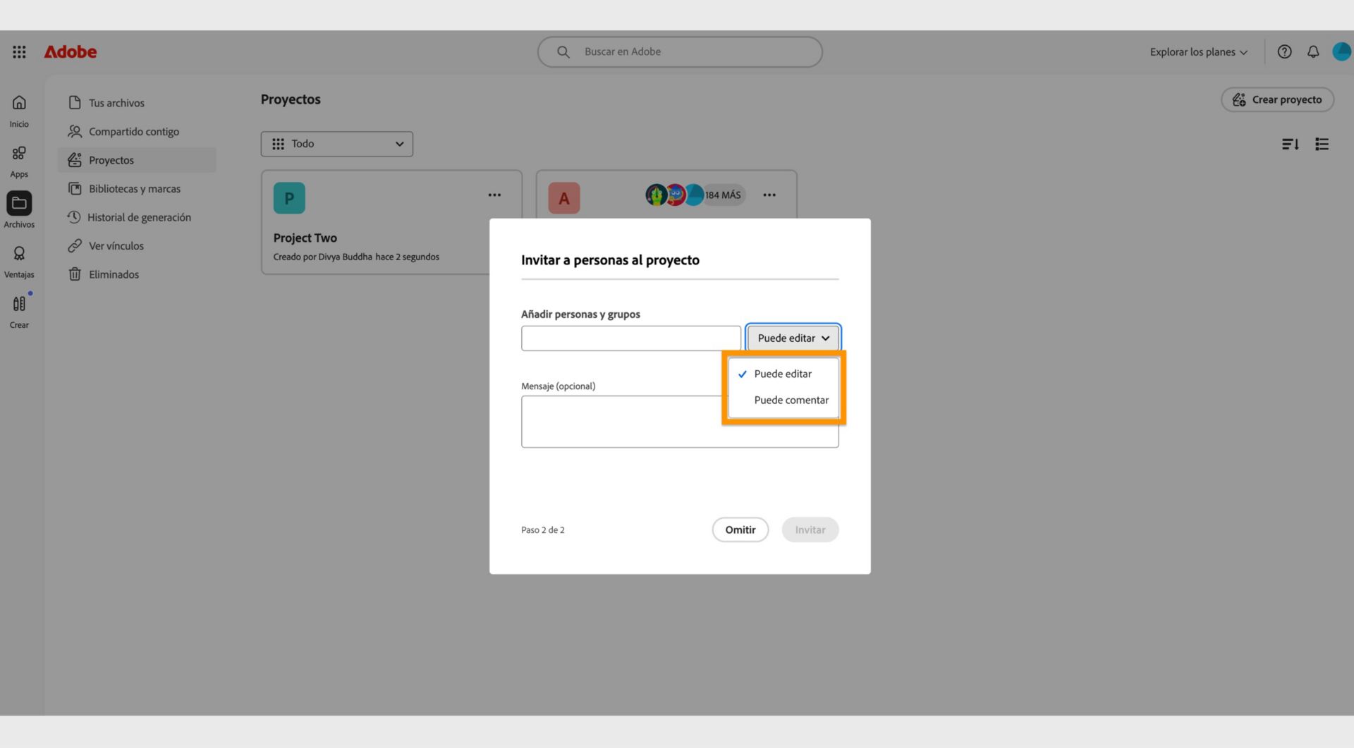 El menú desplegable resaltado en el cuadro de diálogo permite otorgar permisos de edición o comentario a los colaboradores. 