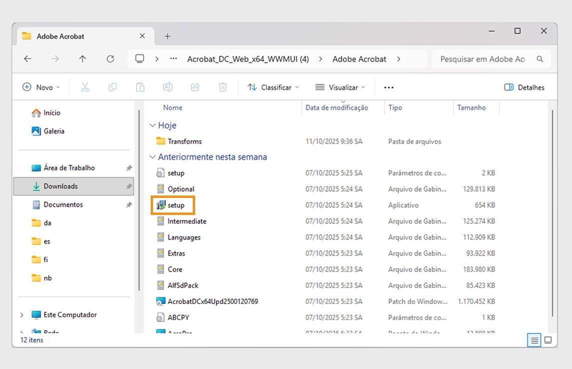 Os componentes do arquivo do instalador do Adobe Acrobat são exibidos e o arquivo de configuração é destacado em laranja., Imagem