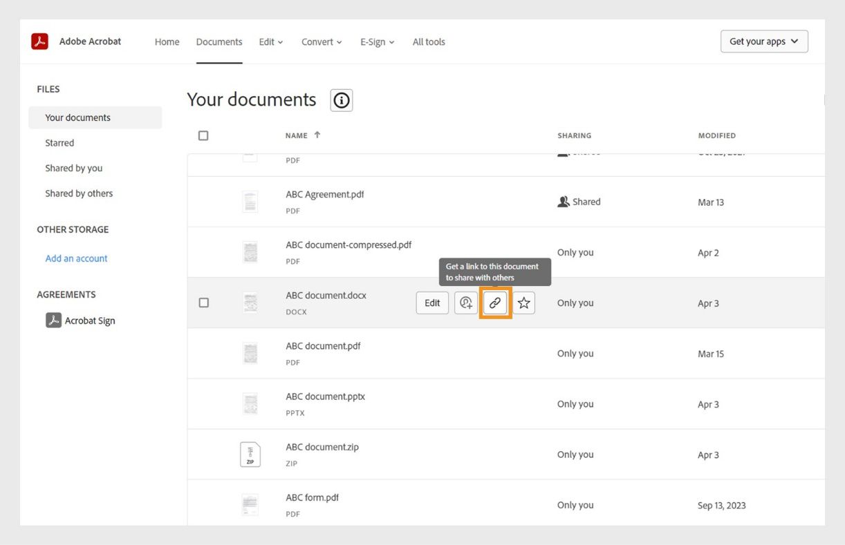 Nagpapakita ang documents tab ng listahan ng mga dokumento mo. Kapag nag-hover sa ibabaw ng dokumento, makikita ang Share at iba pang mga tool icon.
