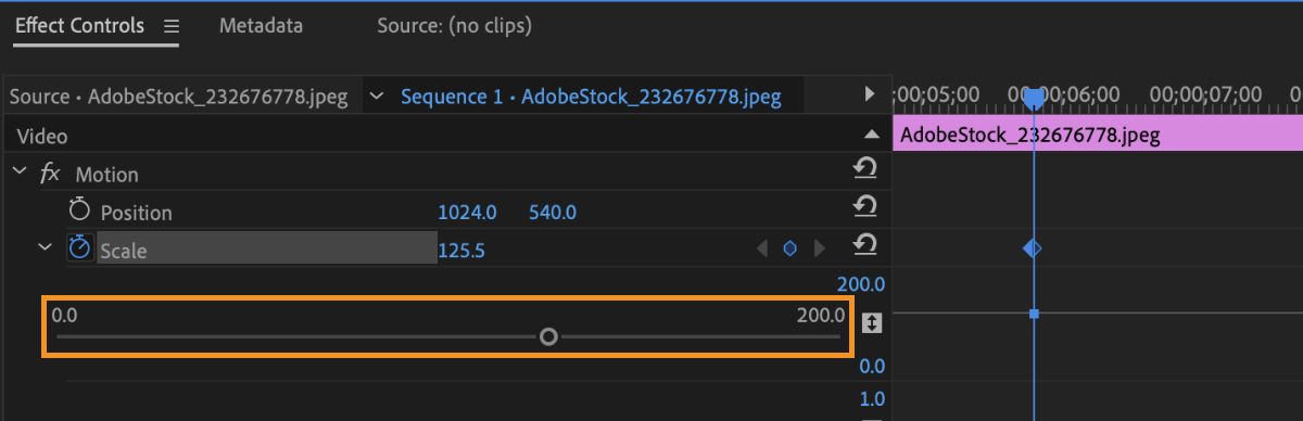 Il pannello Controlli effetti è aperto.L'effetto Movimento è selezionato e il cursore è impostato su un valore.